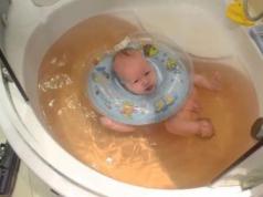 Как купать ребёнка во взрослой ванне Купание новорожденного в большой